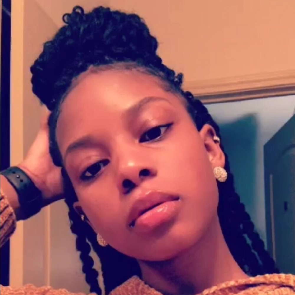 Meet your Posher, Divine